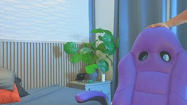 Milena_lawson webcam