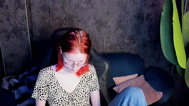 ElizabethHarpper webcam