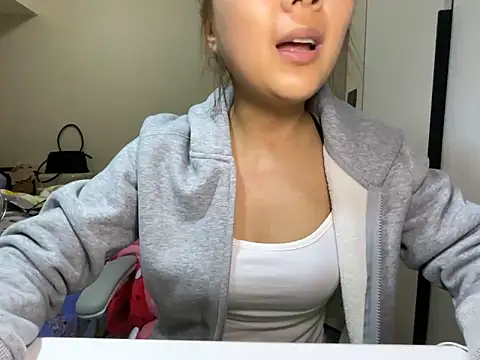 xena0501 - Xena0501's free webcam - UK Sex Cams