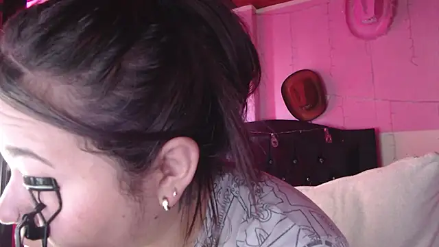 NikkiRous_ webcam