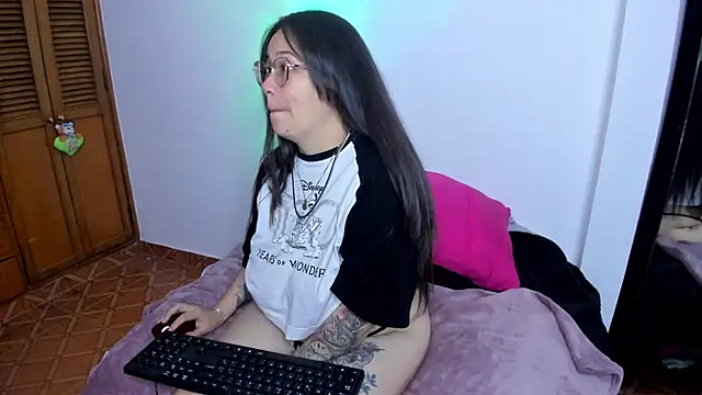 Ashley_Monroe webcam