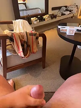 chubbybrit (M young) - Cum