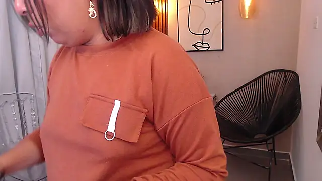 Sharlotte_Milk webcam