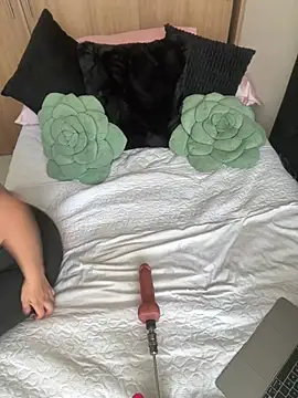 Webcam Model (Nicollemays)  is live.Free join now!