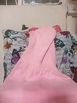 Webcam Model (Kaira69)  is live.Free join now!