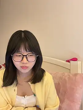 美女Ella-AAAAA在线直播