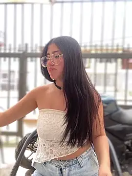 Webcam Model (StrawberryPink_)  is live.Free join now!