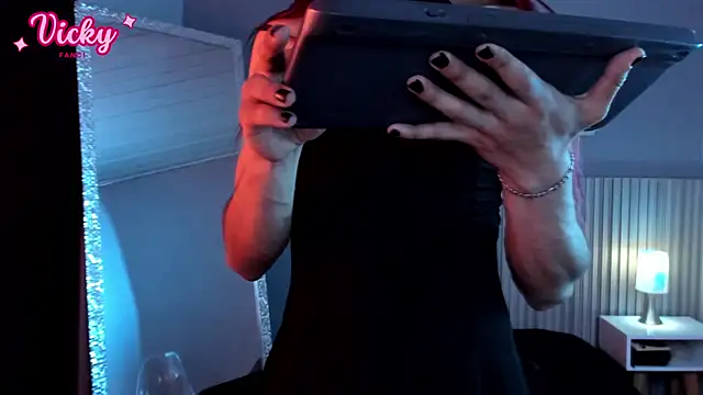 vicky_fant4sy Live Webcam on Stripchat