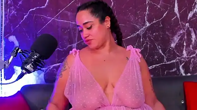 HannaMiills@xh webcam