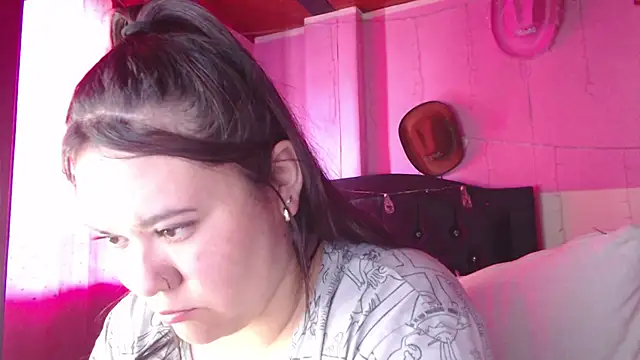 NikkiRous_ webcam
