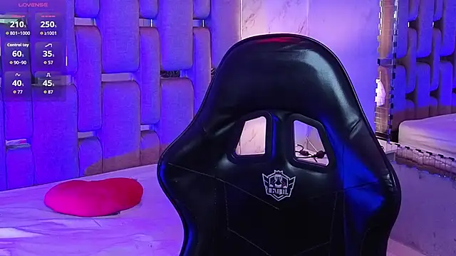 zharalux - ZharaLux's free webcam - UK Sex Cams