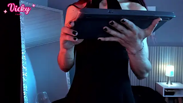 vicky_fant4sy (T young) - 🛢️💃 Oily erotic dance (choose the plac