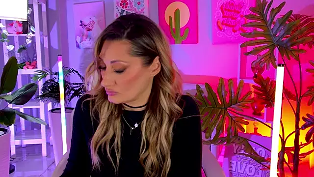 sarahalluring (F milf) - hot sexy dance