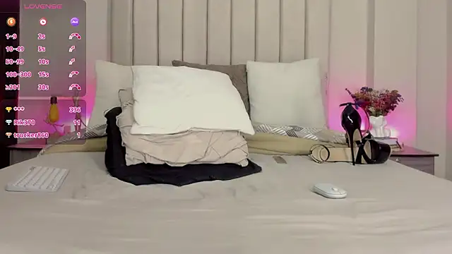 Romina_brunette webcam