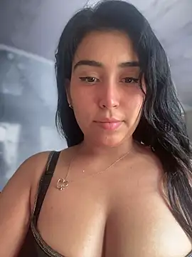 Webcam Model (emmamilk6)  is live.Free join now!