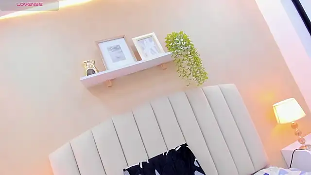 Mia_thompson_19 webcam