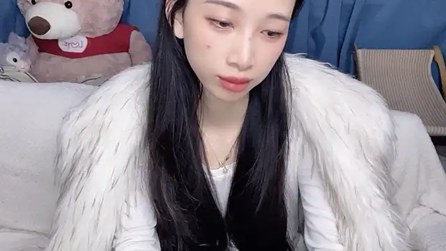 lili-2 - Lili-2's free webcam - UK Sex Cams