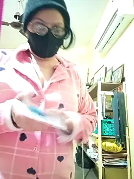 Webcam Model (heenage)  is live.Free join now!