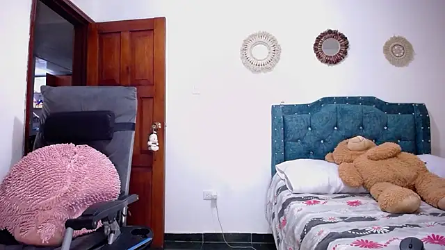 sofiamature01 - Sofiamature01's free webcam - UK Sex Cams