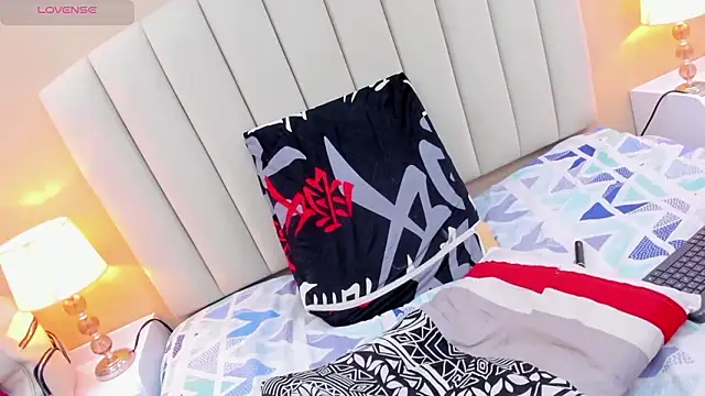 mia_thompson_19 - Mia_thompson_19's free webcam - UK Sex Cams