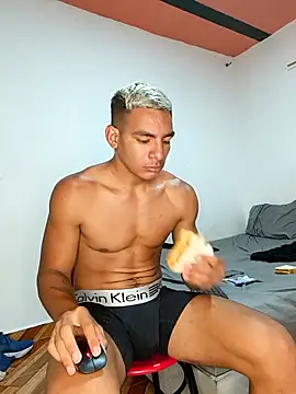 elnegro224 - Elnegro224's free webcam - UK Sex Cams