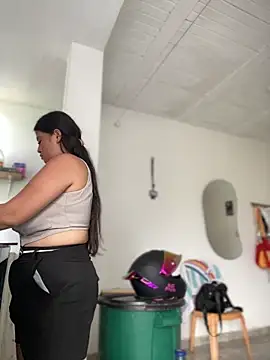 natalia_cleark09 (F young) - Naked in the nail spa😈