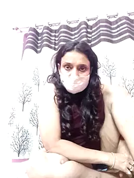 Webcam Model (Gullapi)  is live.Free join now!