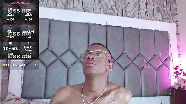 Tiffany_Valentine15 webcam