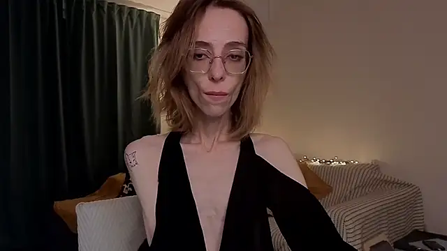 amber_quell_here webcam