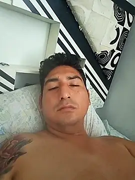 Yrresistible666 webcam