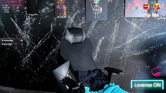 RoxanneStorm_ webcam