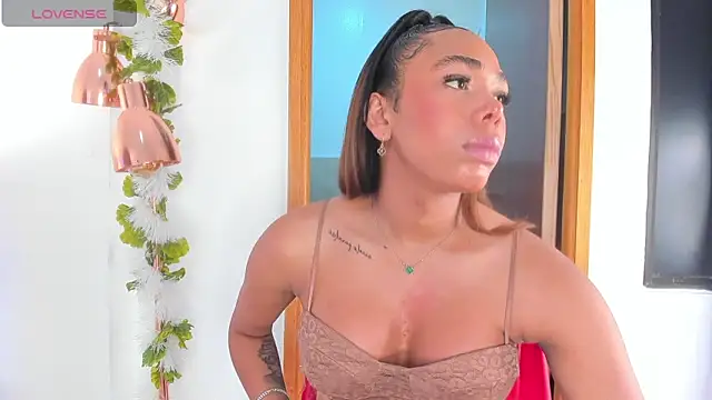 Nicole_Paradise webcam