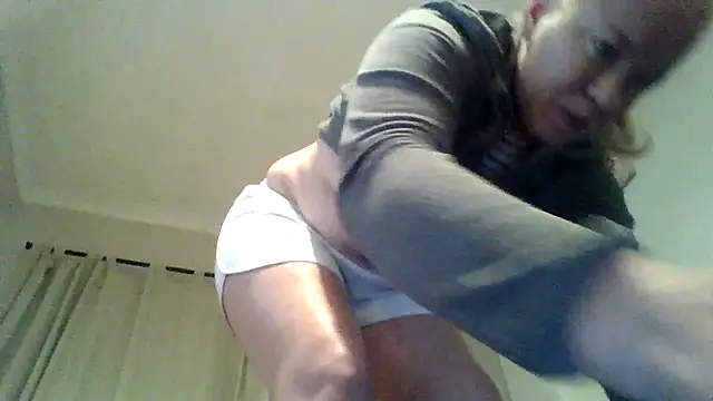 jennyblondeuk webcam