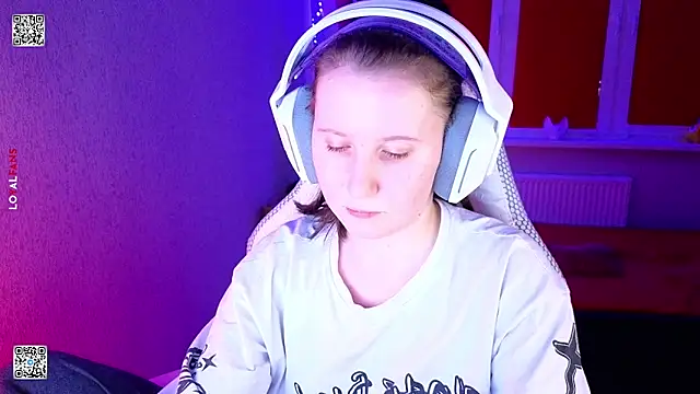 mon_lola - Mon_lola's free webcam - UK Sex Cams