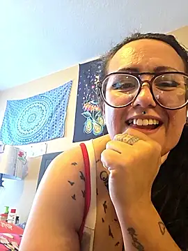 Webcam Model (Jagebabe13)  is live.Free join now!