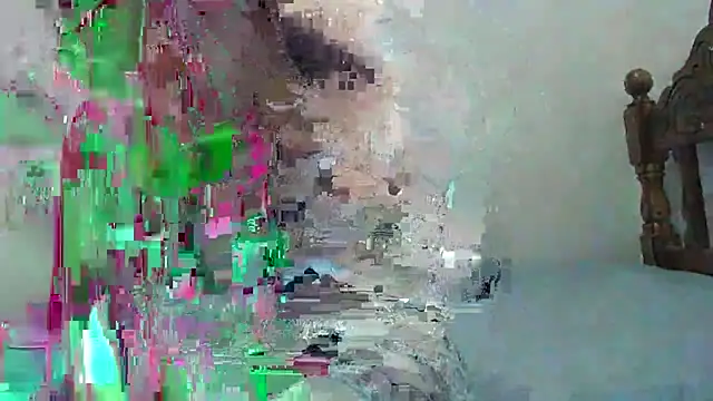 blondebitchlitle webcam