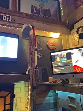 Polaroid_White webcam