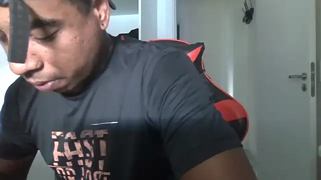 JUNINHOLEKEJR webcam