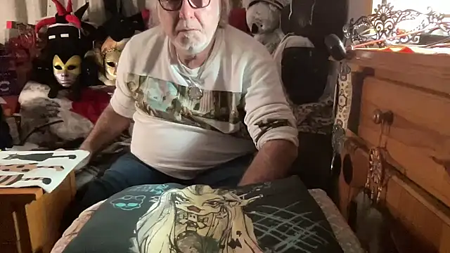 eroticvenetian (Ask my age) - SHOW VENETIAN HAIRY ASSHOLE AND CUM