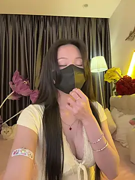 --102KymMiiss-- webcam