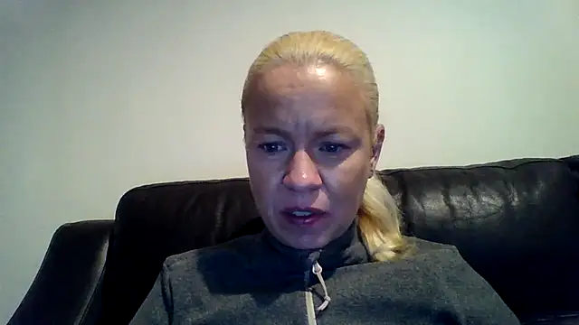 jennyblondeuk webcam