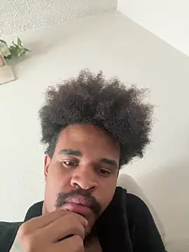 Mrmakeherwet_Tez webcam