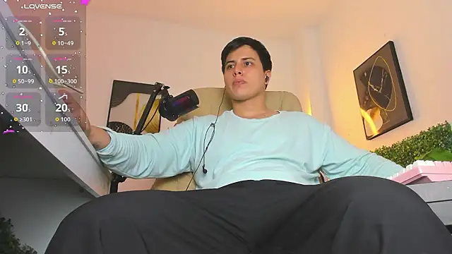 thom_ohtani - Thom_Ohtani's free webcam - UK Sex Cams