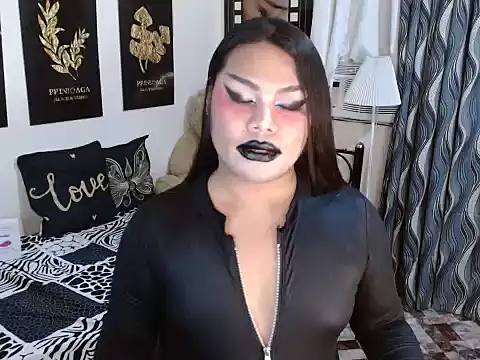 TSbrianaHugeCock webcam