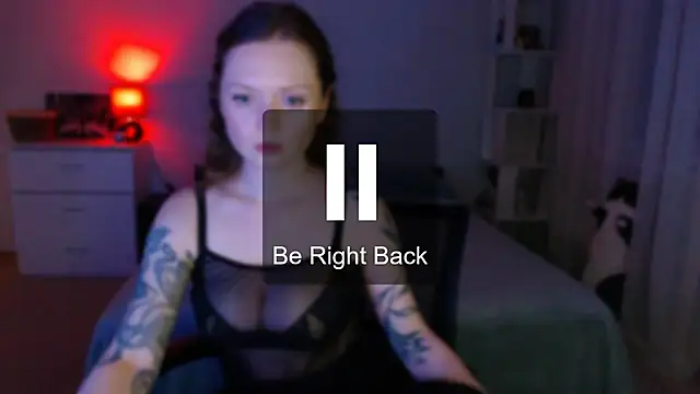 AllariaAtTheCircus webcam