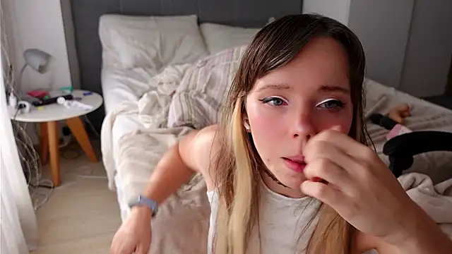 ayra_lust - Ayra_Lust's free webcam - UK Sex Cams