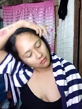 pretty_me092121 webcam