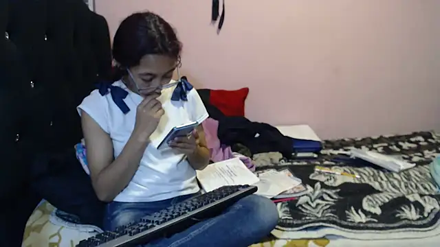 Violet_And_Smith webcam