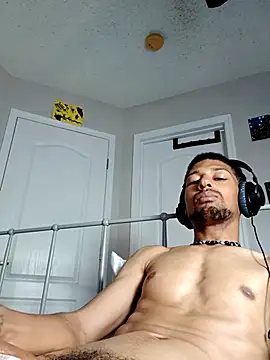 BigPrettyDick777 webcam