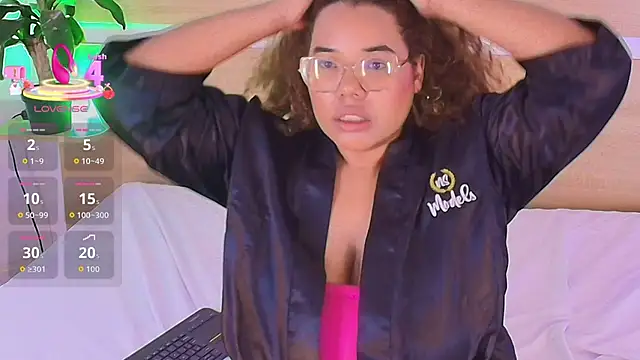 _nickypurple_ - _nickypurple_'s free webcam - UK Sex Cams